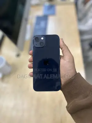 Photo - Apple iPhone 13 128 GB White