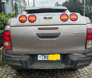 Toyota Hilux 2020 Beige