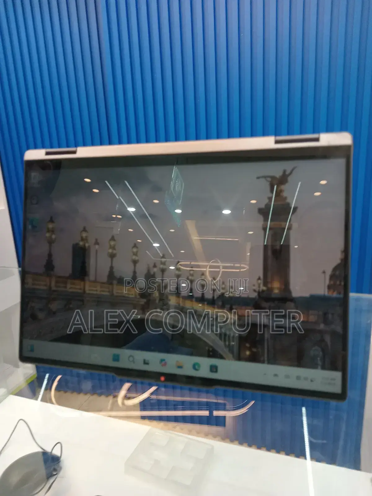 New Laptop Lenovo Yoga 7i 16GB Intel Core Ultra 7 SSD 1T