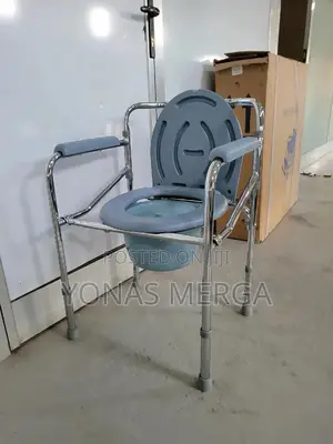 Commode Chair受وeasy to Fold Clean小دfor This Product Is 150kg