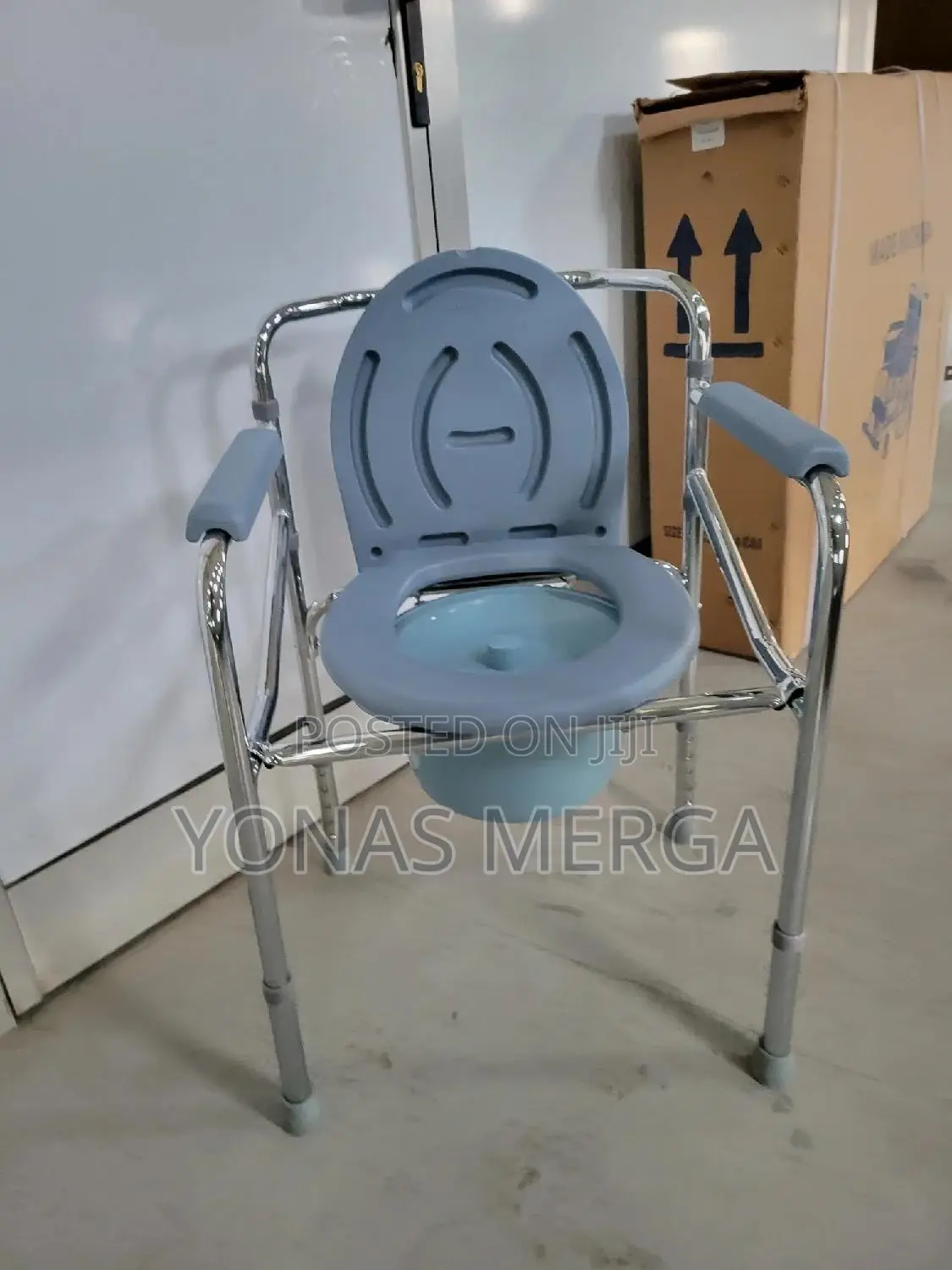 Bedside Commdes Chair Are Designed Careو塀a Removable Bucket