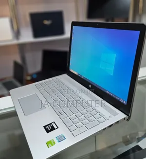 New Laptop HP Pavilion 15 8GB Intel Core I5 SSHD (Hybrid) 1.5T