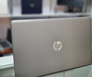 New Laptop HP Pavilion 15 8GB Intel Core I5 SSHD (Hybrid) 1.5T