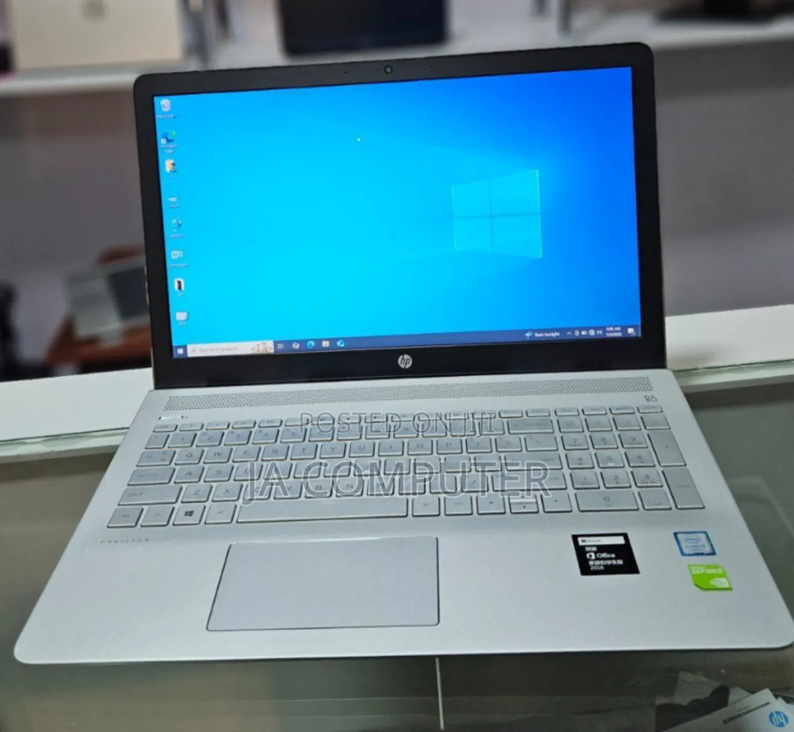 New Laptop HP Pavilion 15 8GB Intel Core I5 SSHD (Hybrid) 1.5T