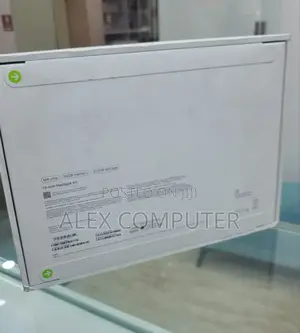 New Laptop Apple MacBook Air 2024 M3 13-Inch 16GB Apple M4 SSD 512GB