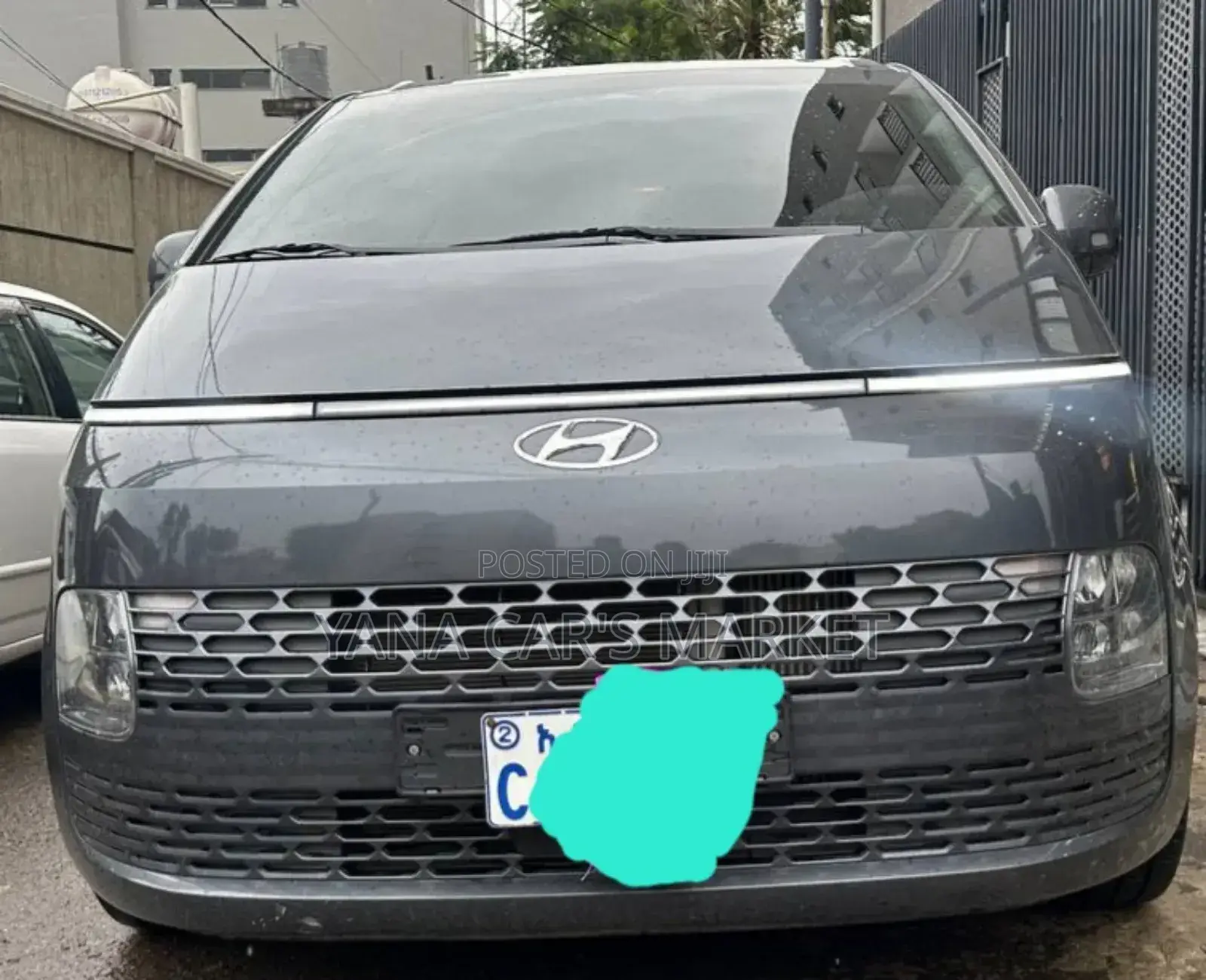 Hyundai Staria 2023 Gray
