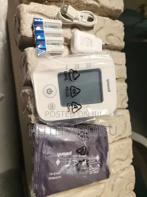 Photo - Digital Blood Pressuer Monitor材你medical Bp Monitor New