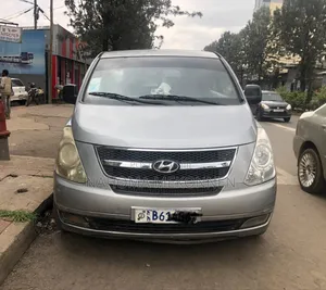 Photo - Hyundai Starex 2014 Silver
