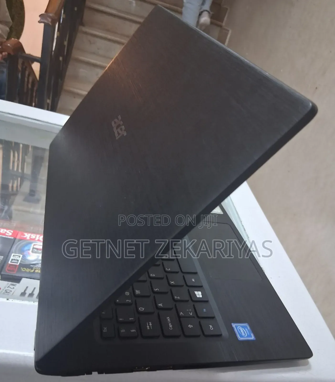 New Laptop Acer Aspire V3-112p 4GB Intel Pentium SSD 72GB