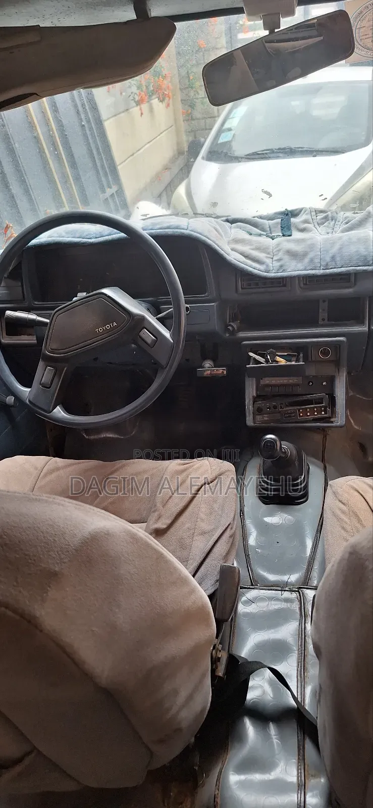 Toyota Hilux 1985 Silver