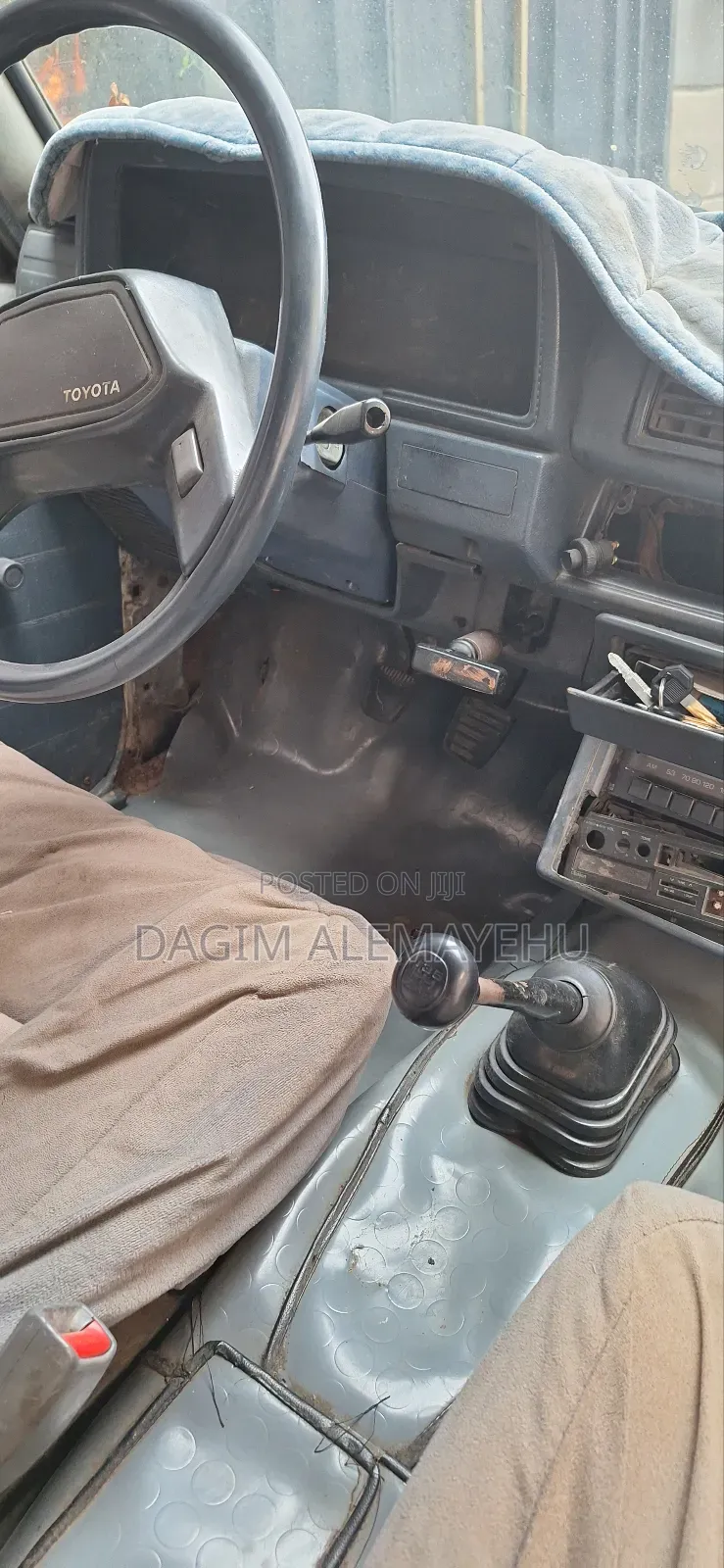 Toyota Hilux 1985 Silver