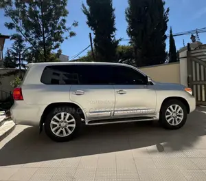 Toyota Land Cruiser 2014 Silver