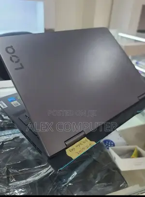 New Laptop Lenovo LOQ 15IRH8 16GB AMD Ryzen 7 SSD 1T