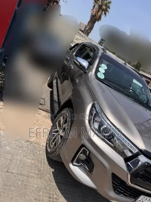Toyota Hilux 2020 Silver