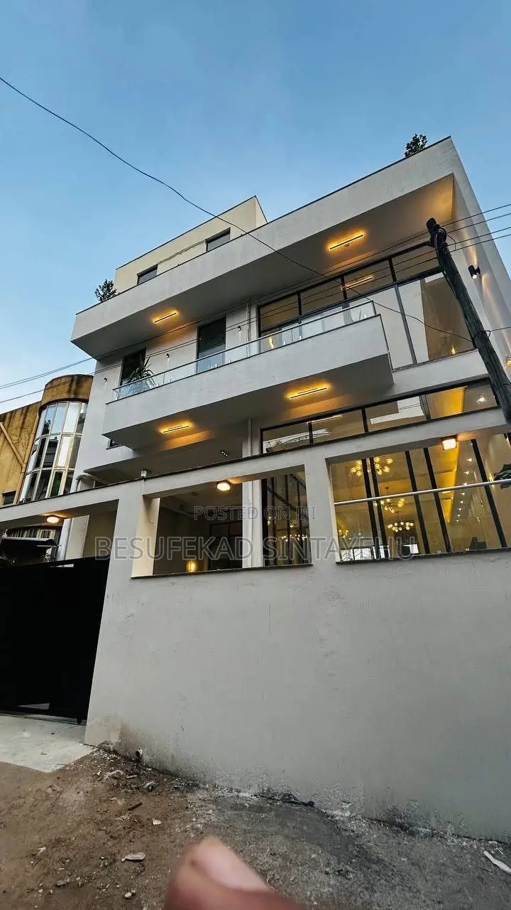 6bdrm House in Yeka for sale