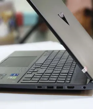 Photo - New Laptop HP EliteBook 840 16GB Intel Core I7 SSD 16 GB