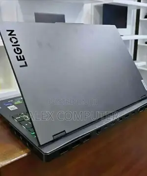 New Laptop Lenovo LOQ 15IRH8 16GB AMD Ryzen 7 SSD 512GB