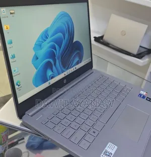 New Laptop HP Stream Notebook 8GB Intel Core I7 SSD 1T