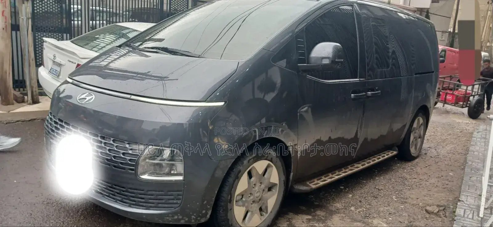 New Hyundai Staria 2023 Gray