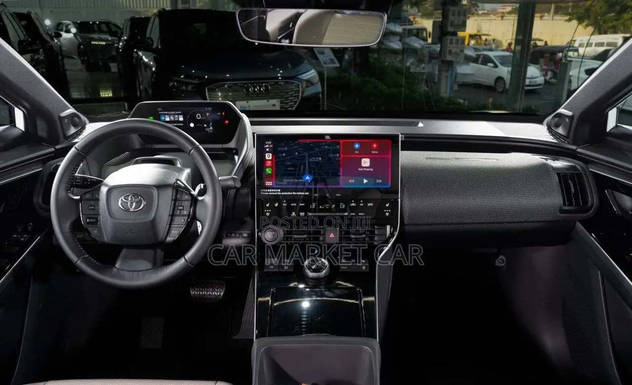 Toyota bZ4X 71.4 kWh FWD 2023 White