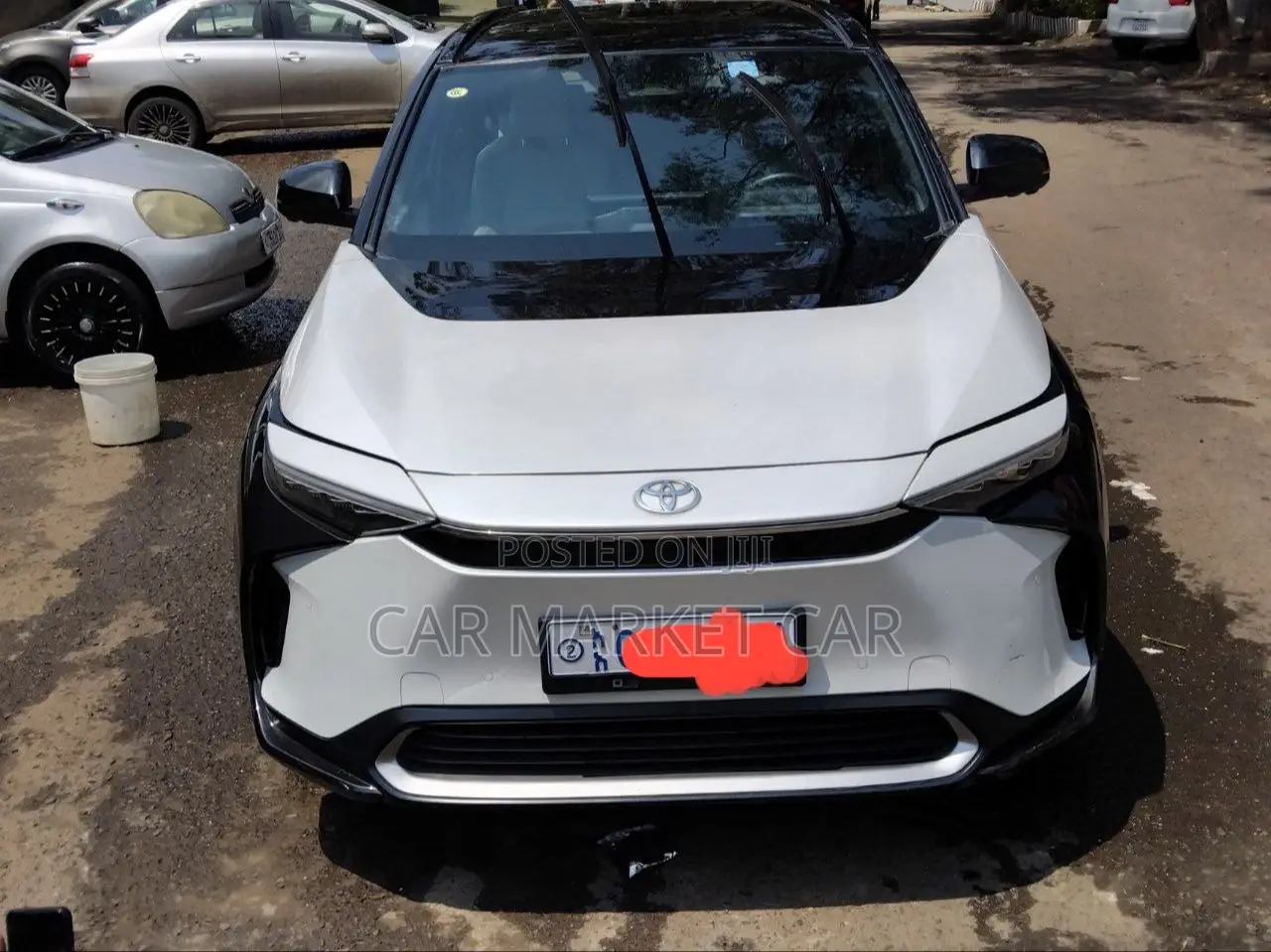 Toyota bZ4X 71.4 kWh FWD 2023 White