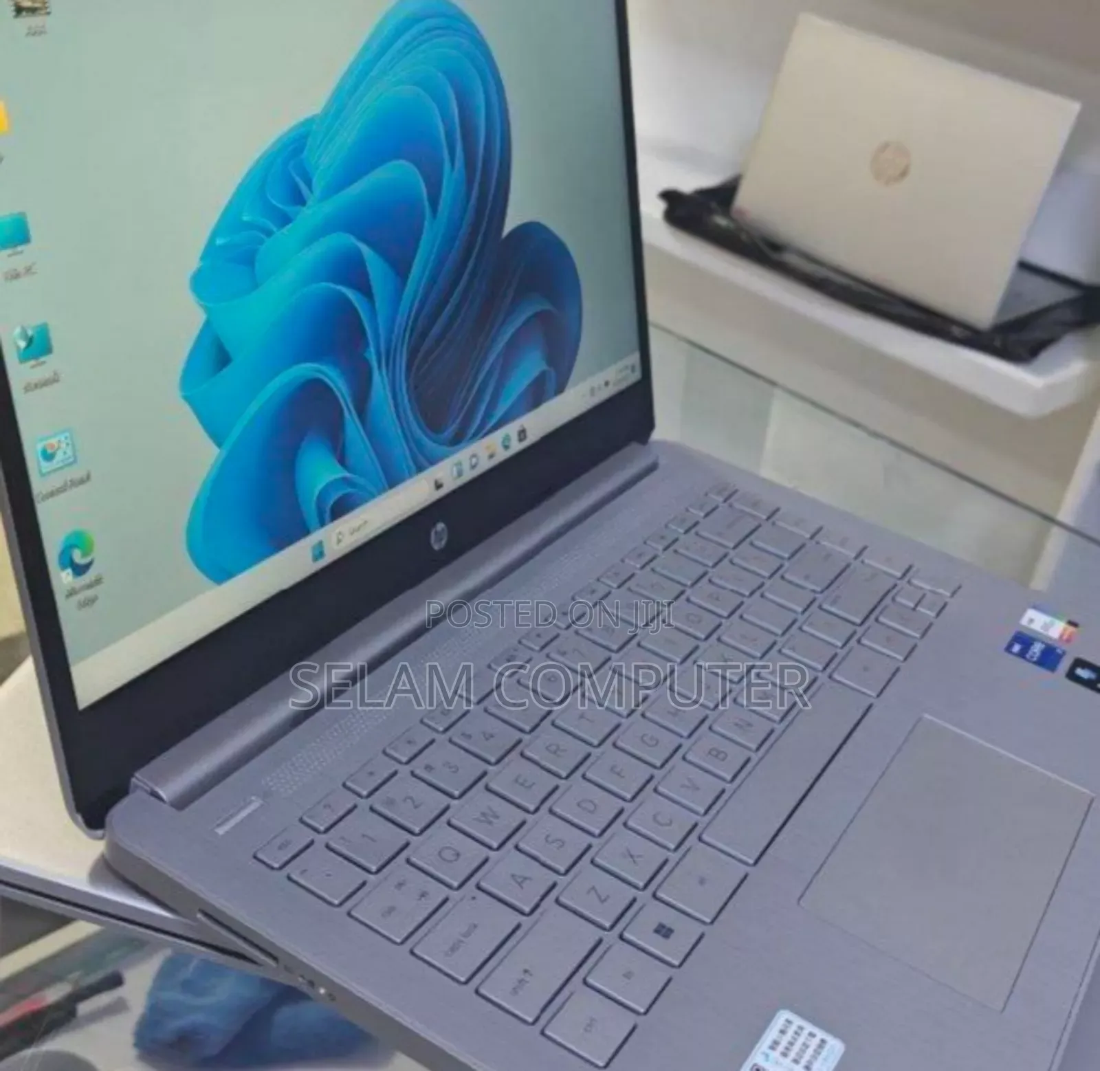 New Laptop HP Stream Notebook 8GB Intel Core I7 SSD 1T
