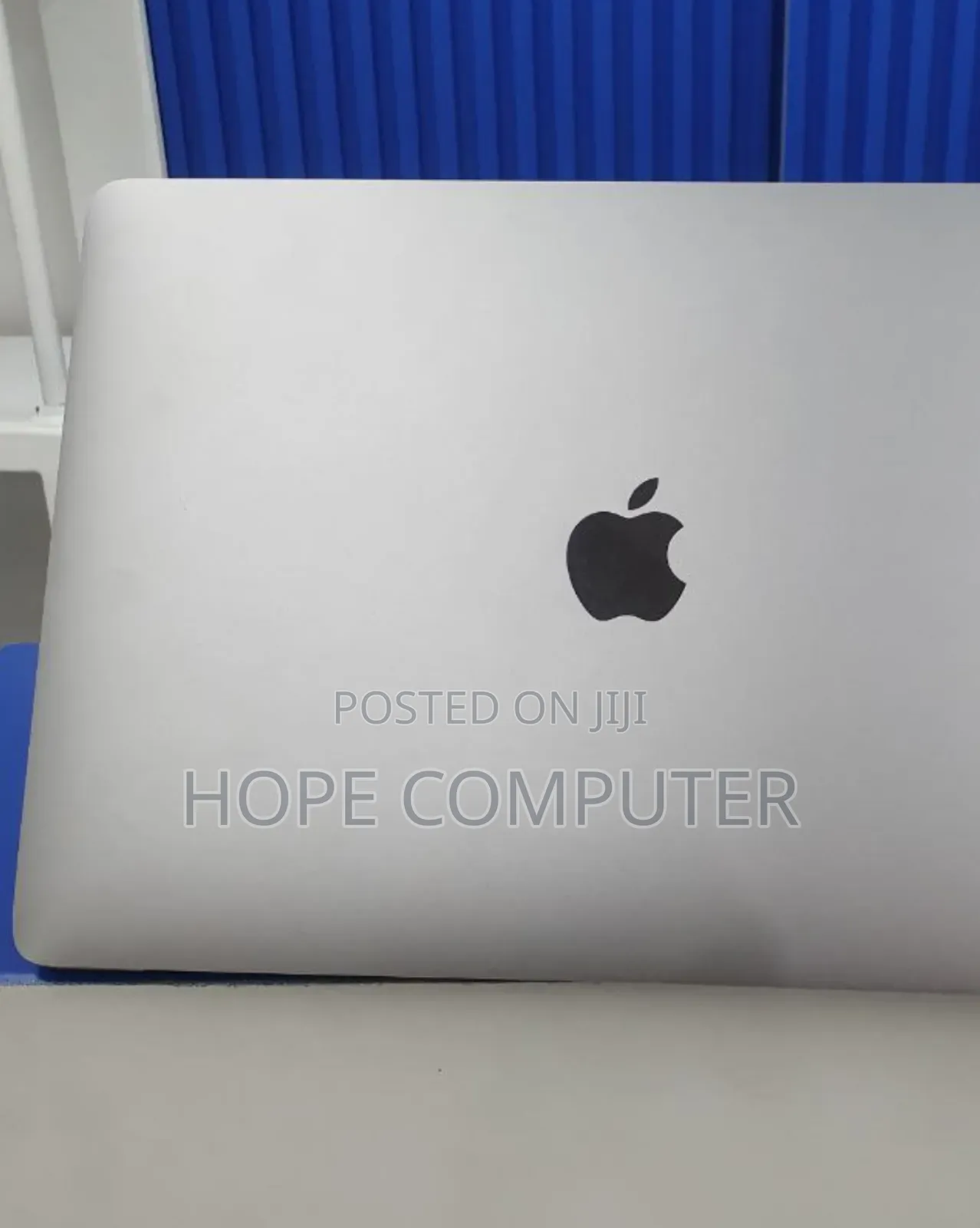 New Laptop Apple MacBook Pro 2019 8GB Intel Core I5 SSD 256GB