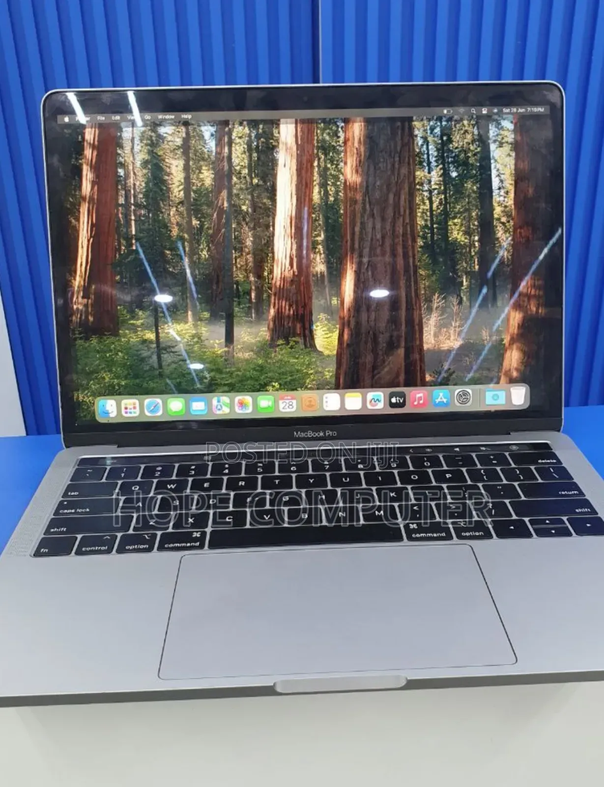 New Laptop Apple MacBook Pro 2019 8GB Intel Core I5 SSD 256GB
