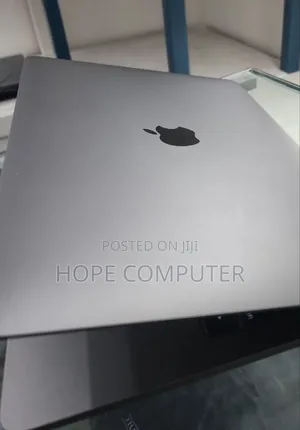 New Laptop Apple MacBook Pro 2019 8GB Intel Core I5 SSD 256GB