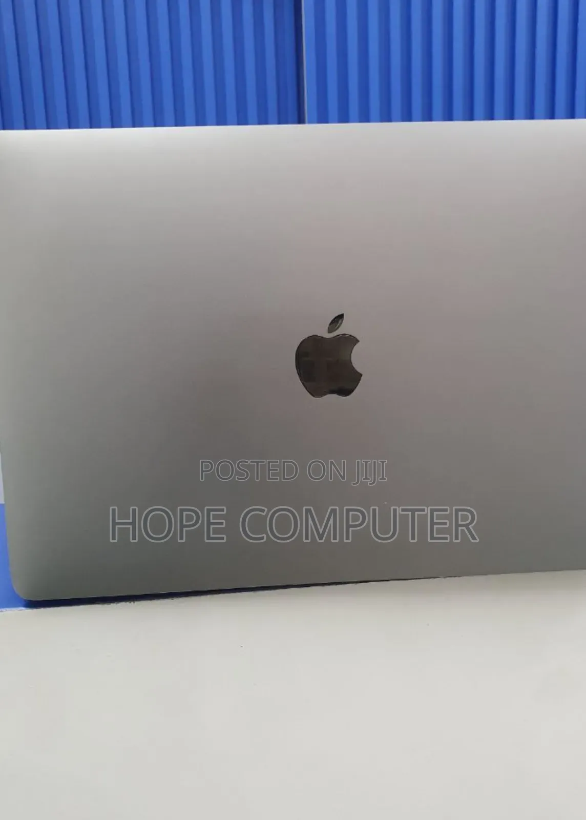 New Laptop Apple MacBook Pro 2019 8GB Intel Core I5 SSD 256GB