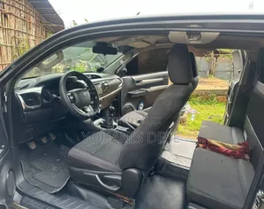 Toyota Hilux 2016 Blue