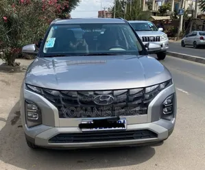 Photo - Hyundai Creta 2023 Silver