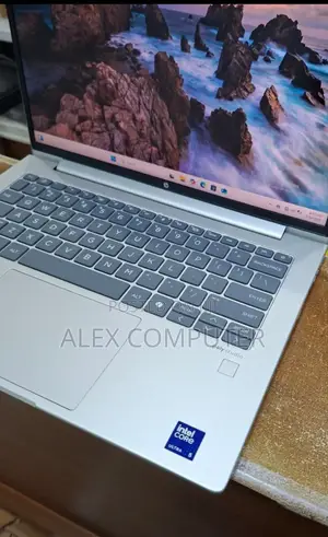 New Laptop HP 8GB Intel Core Ultra 5 SSD 512GB