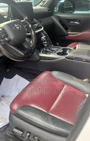 Toyota Land Cruiser 2023 White