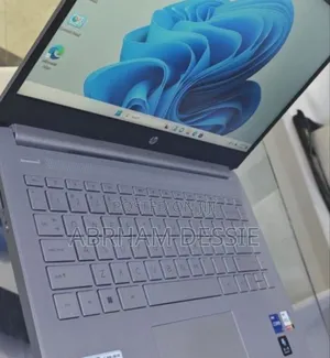 New Laptop HP Stream Notebook 8GB Intel Core I7 SSD 1T