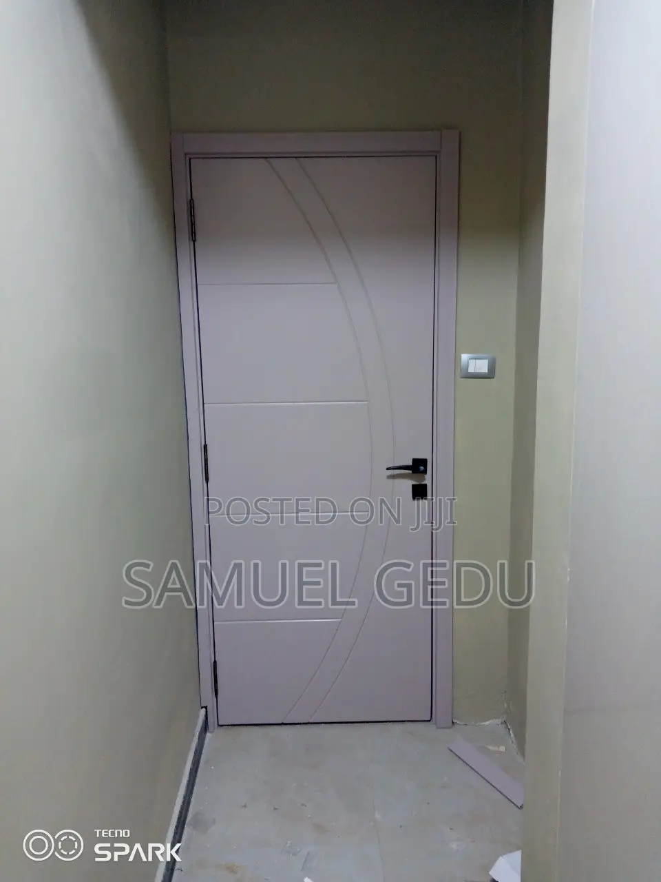 ክራውን ዶር (Crown Door)