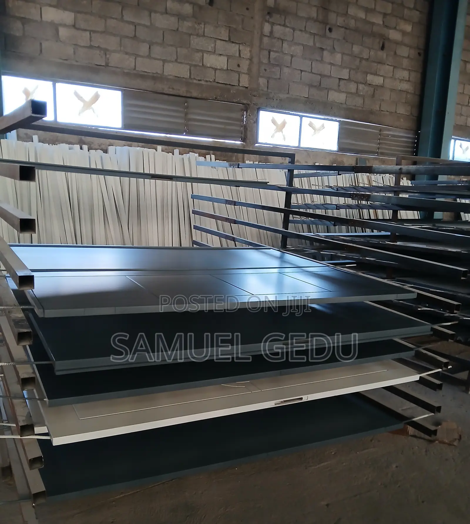 ክራውን ዶር (Crown Door)