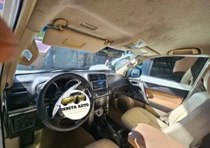 Toyota Land Cruiser 2011 White