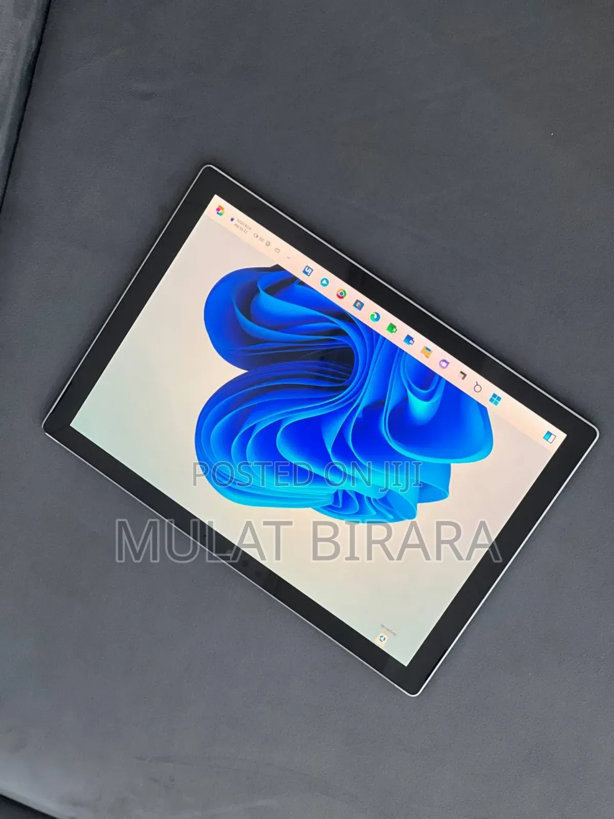 New Laptop Microsoft Surface 8GB Intel Core I5 SSD 256GB