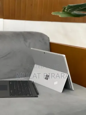 New Laptop Microsoft Surface 8GB Intel Core I5 SSD 256GB