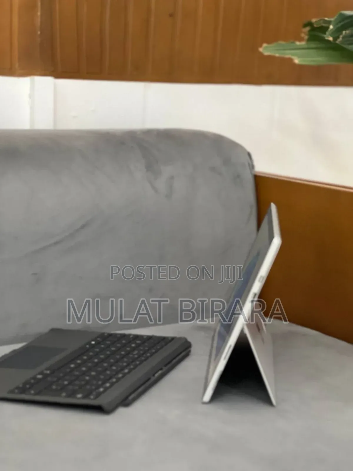 New Laptop Microsoft Surface 8GB Intel Core I5 SSD 256GB