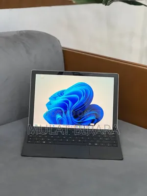 New Laptop Microsoft Surface 8GB Intel Core I5 SSD 256GB