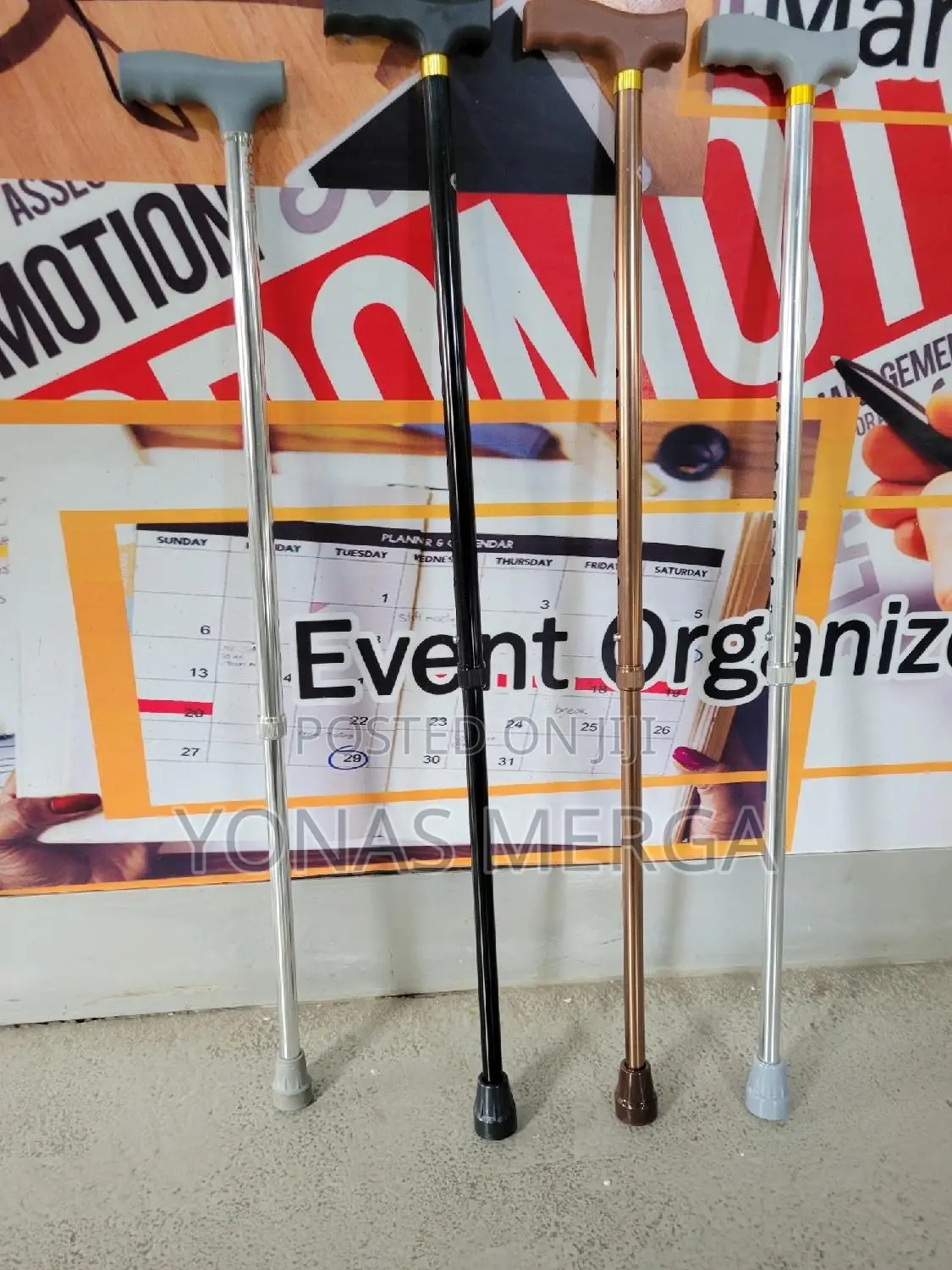 Walking Cane Is Created From a Fine-Quality用حwalking Stick