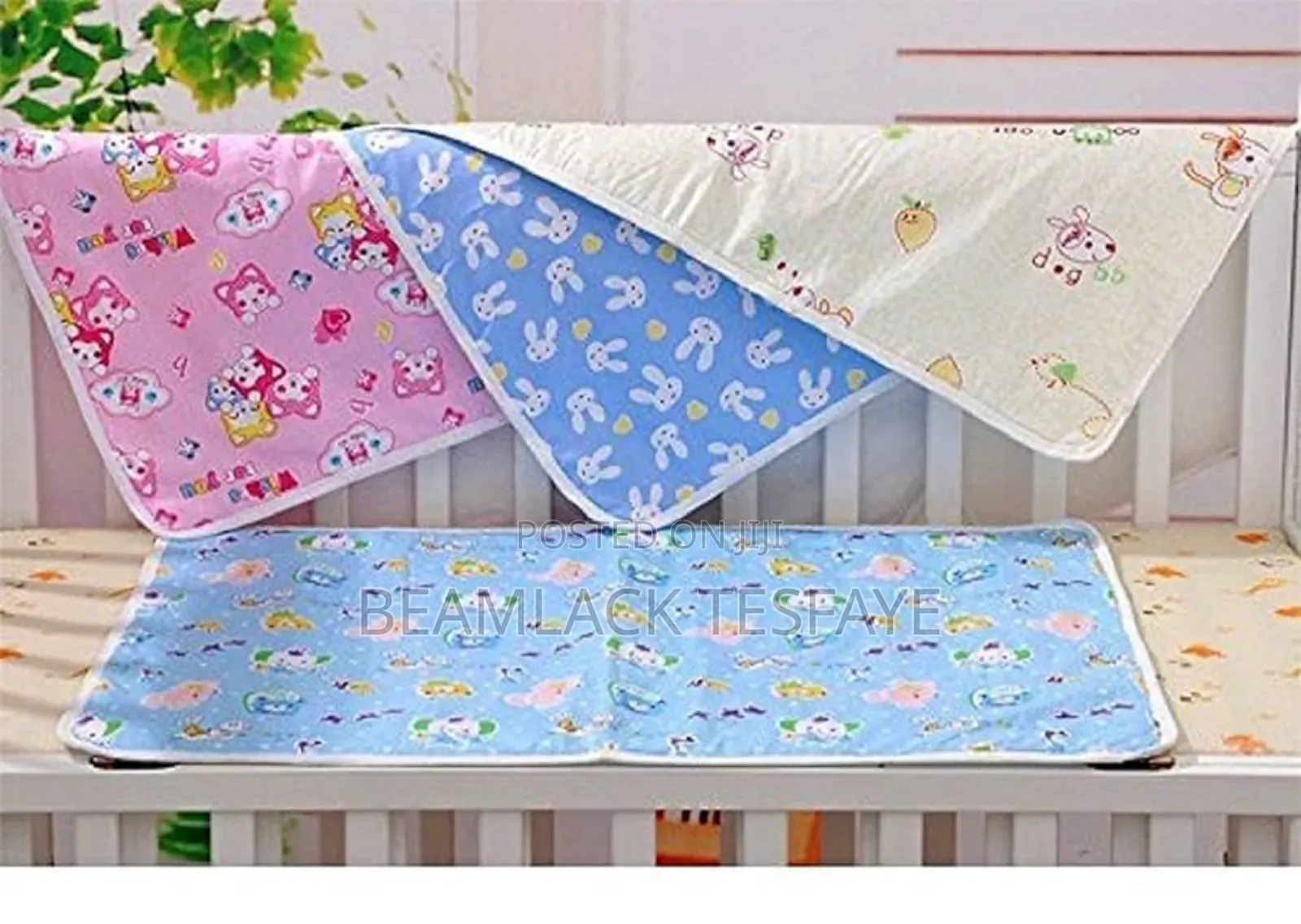 ውሃ የማያስገባ እንደገና ሊታጠብ የሚችል የሕፃን የሽንት ምንጣፍ።
