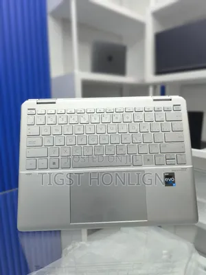 Photo - New Laptop HP Spectra 13 16GB Intel Core I5 SSD 1T