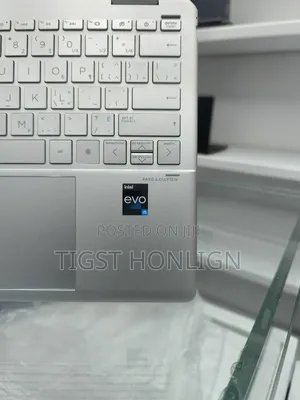 New Laptop HP Spectra 13 16GB Intel Core I5 SSD 1T