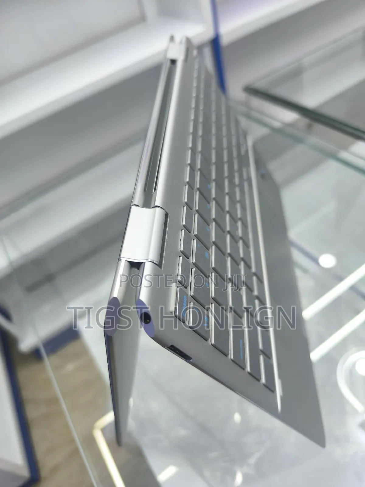 New Laptop HP Spectra 13 16GB Intel Core I5 SSD 1T