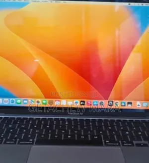 New Laptop Apple MacBook 2020 8GB Apple M1 SSD 256GB