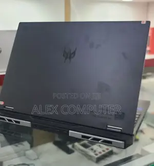 New Laptop Acer Predator Helios 18 PH18-71 16GB Intel Core I7 SSD 512GB