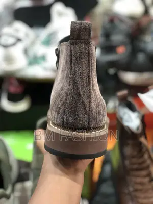 Classic Men’S Suede Boots